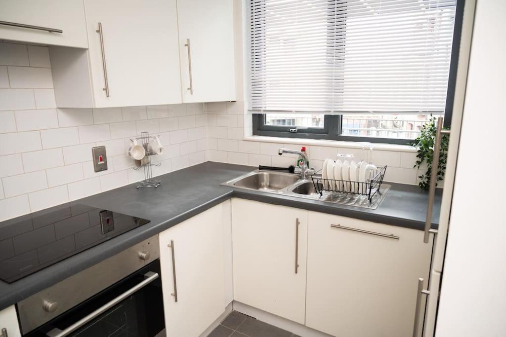 2 Bed Apt In Leeds City Centre Exterior photo