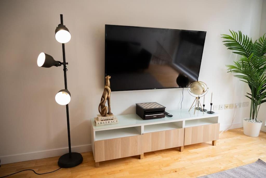 2 Bed Apt In Leeds City Centre Exterior photo